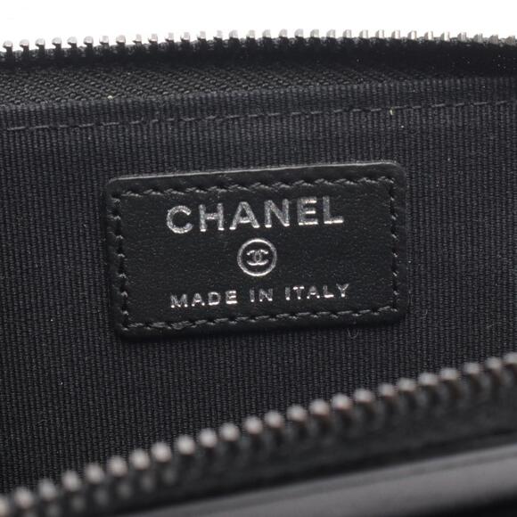 CHANEL Black Lambskin Leather Wallet - Picture 4 of 8